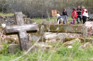 005 Zahájení čištění a dokumentace náhrobků na hřbitově ve Svatoboru  